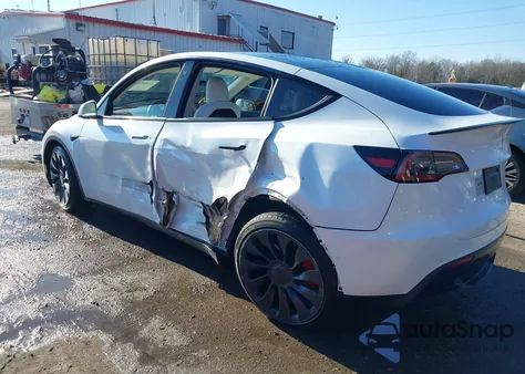2021 Tesla Model Y Performance Dual Motor All-Wheel Drive z USA, uszkodzony, nr VIN 5YJYGDEF9MF178483